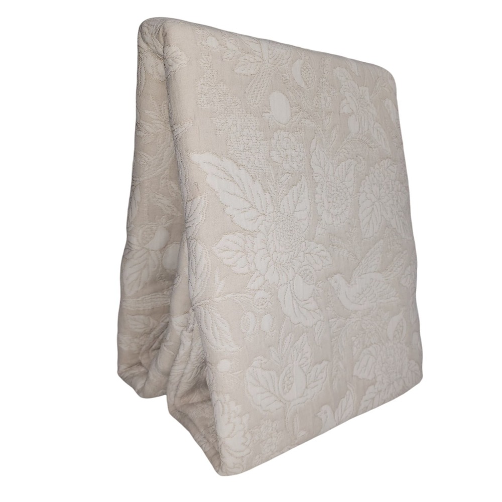 Envogue Shabby Chic Birds Flowers Embossed Jacquard Tablecloth Ivory 60x84Oblong